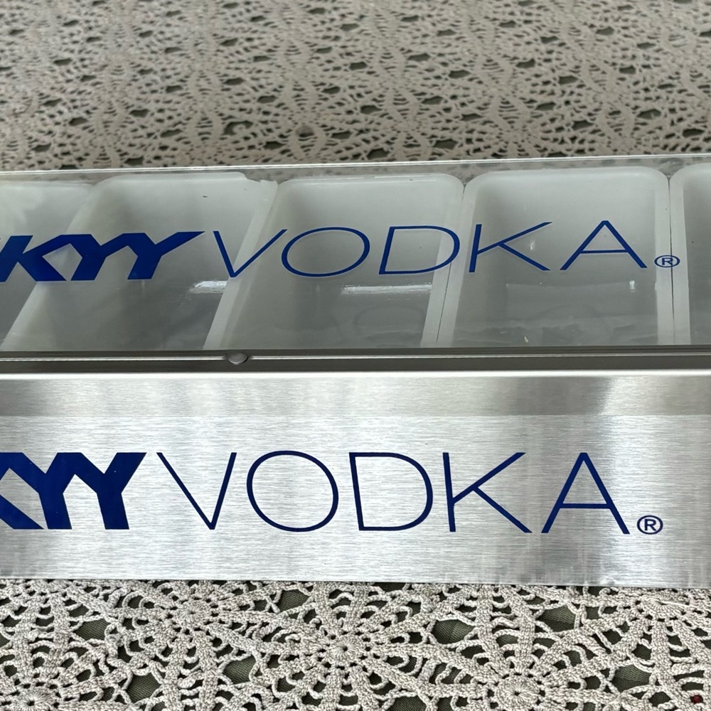 Bar condiment fruit Caddy by SKYY Vodka. NWOT 18” x 6” x 3” . 6 individu… - Picture 6 of 10
